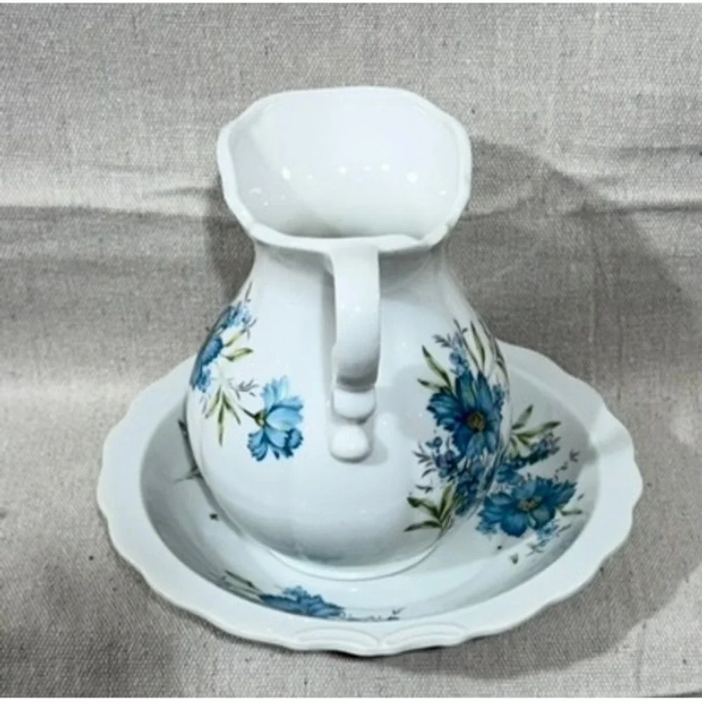Inarco Japan Blue Floral Pitcher & Bowl Set Vintage Porcelain E-4542 White Blue